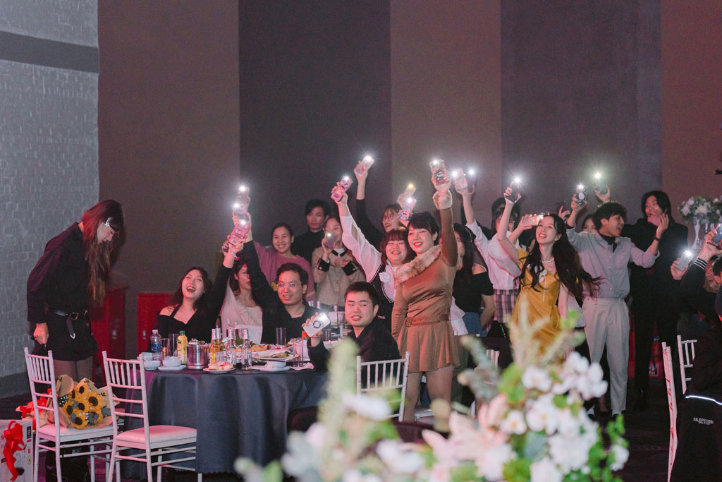 tổ chức tiệc tất niên