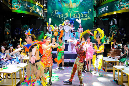 tổ chức tiệc tất niên