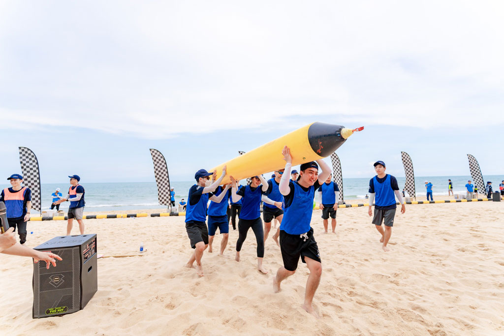 tổ chức trò chơi team building