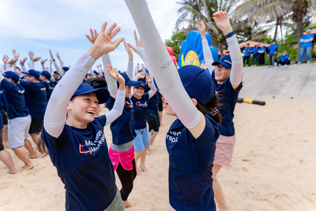 tổ chức trò chơi team building