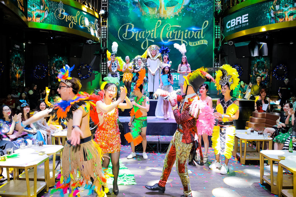 to-chuc-tiec-tat-nien-2025